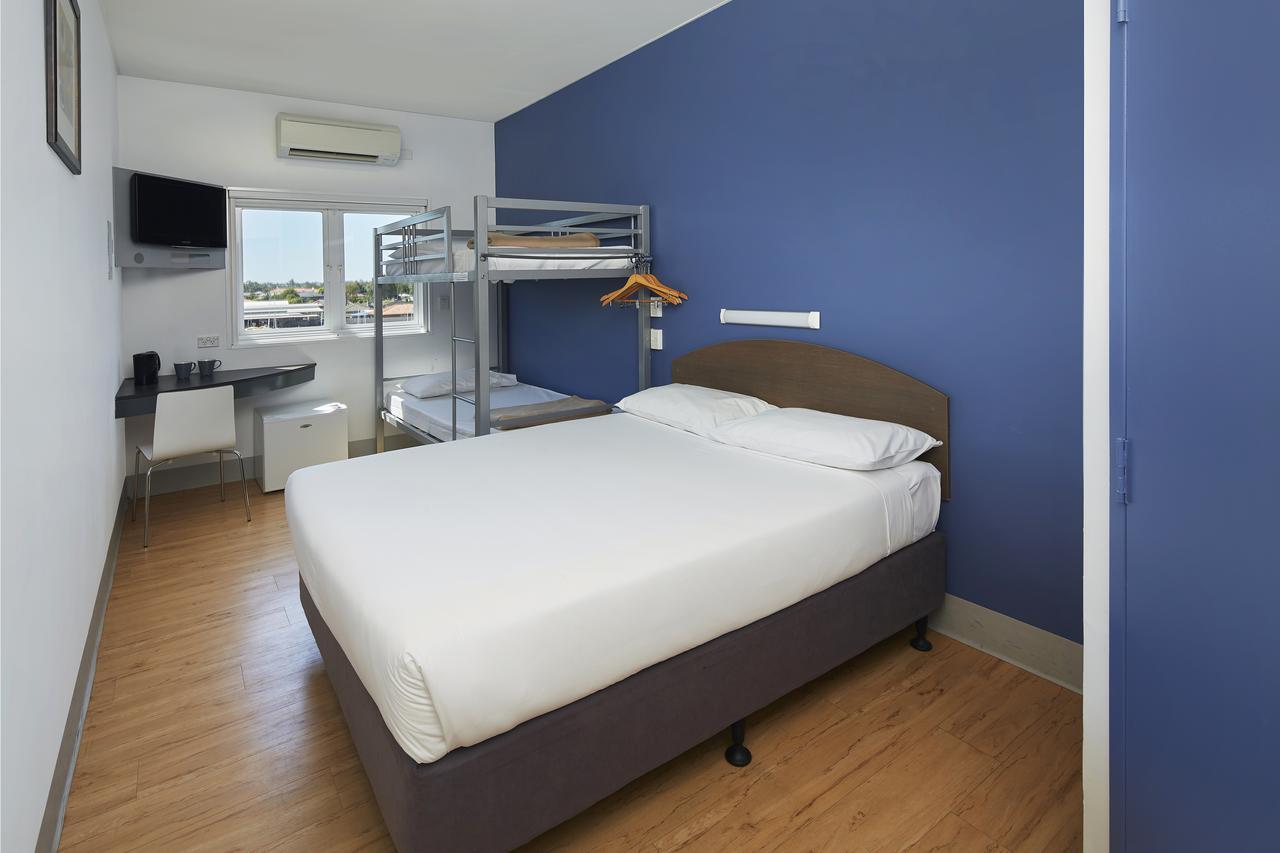 Ibis Budget Perth Airport Екстериор снимка
