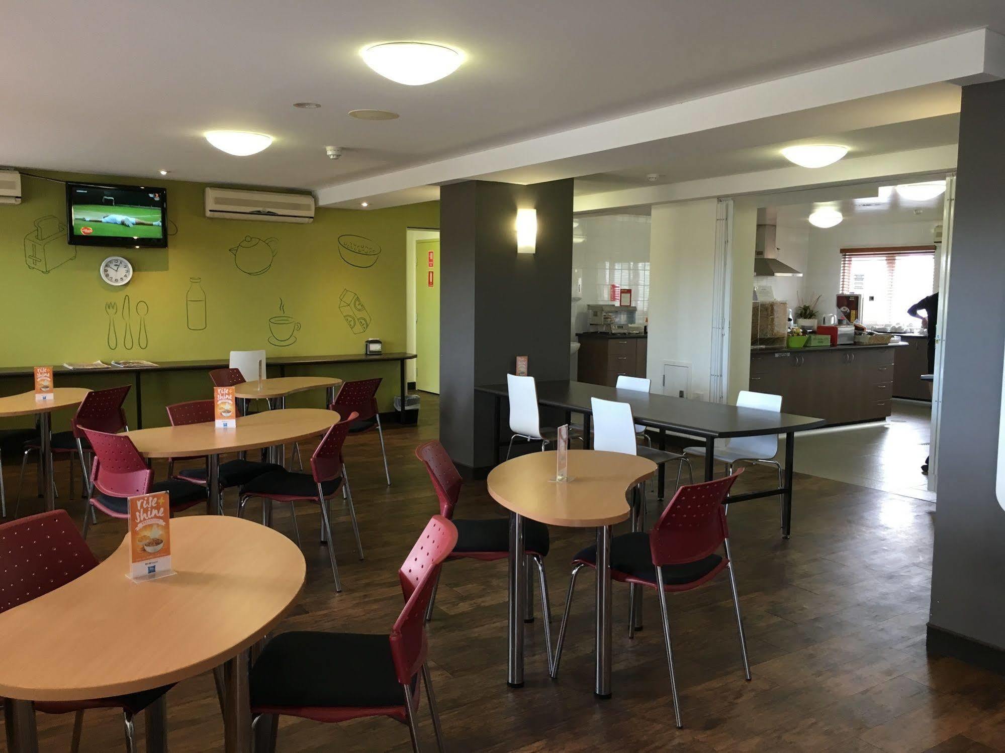 Ibis Budget Perth Airport Екстериор снимка
