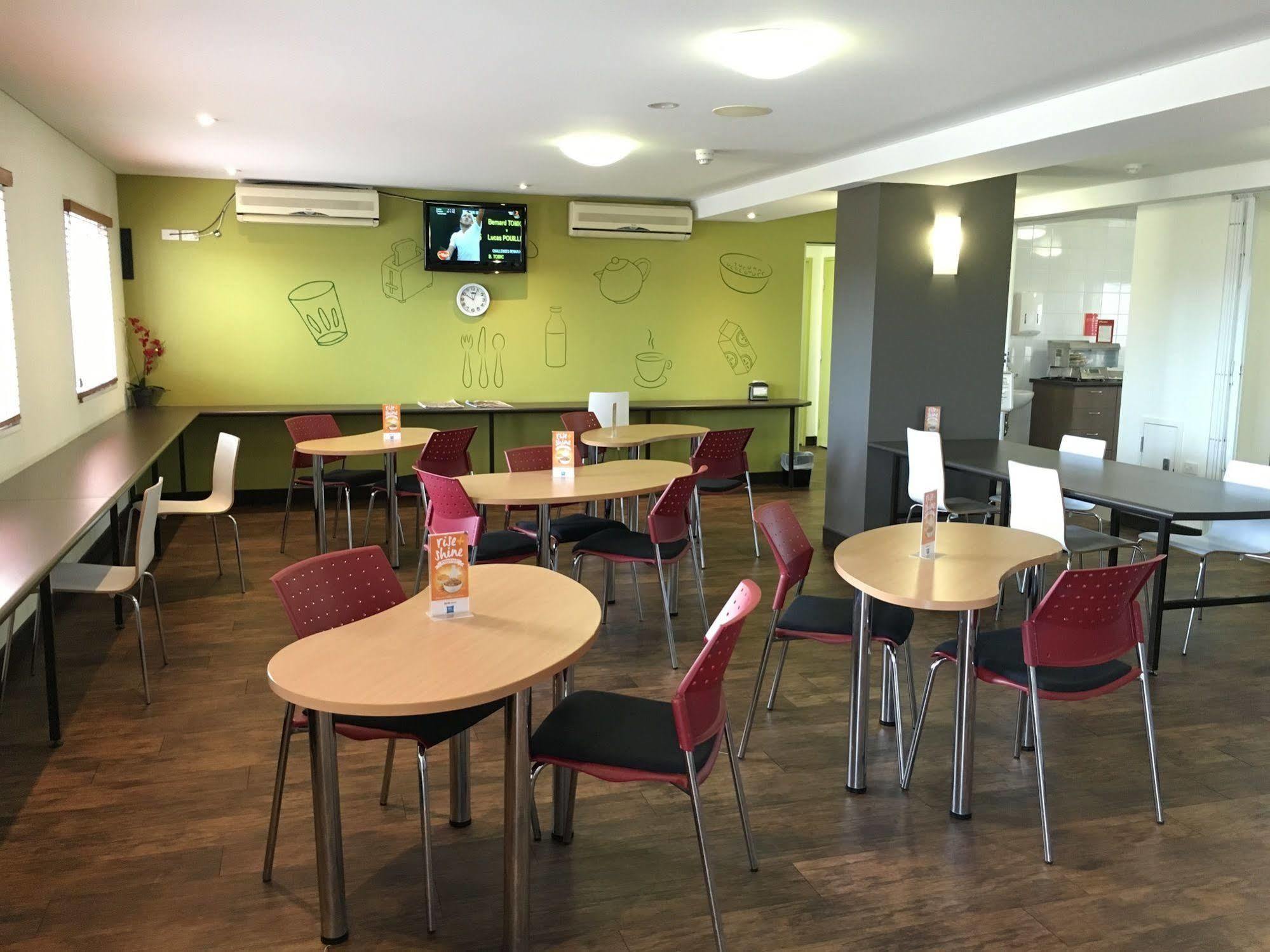 Ibis Budget Perth Airport Екстериор снимка